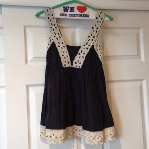 Sleeveless umpire waist shirt